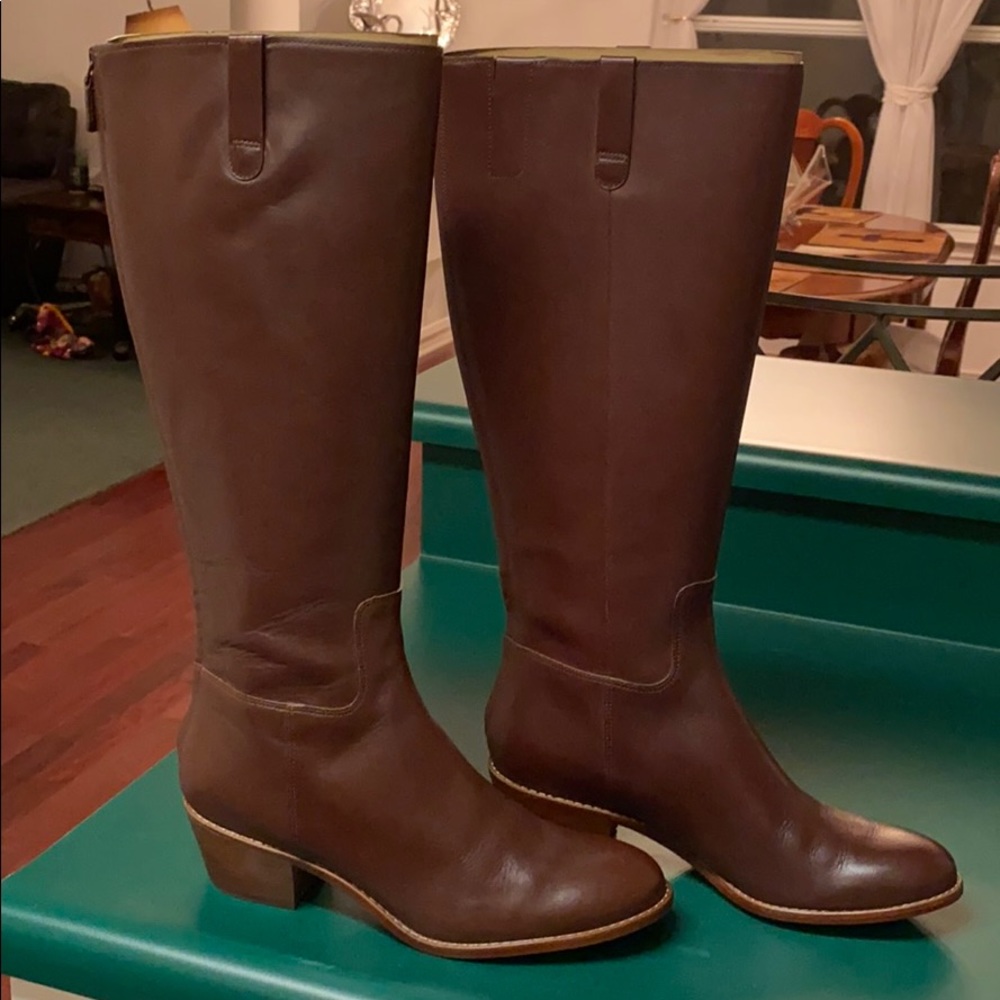 New in box Cole Haan size 8 boots